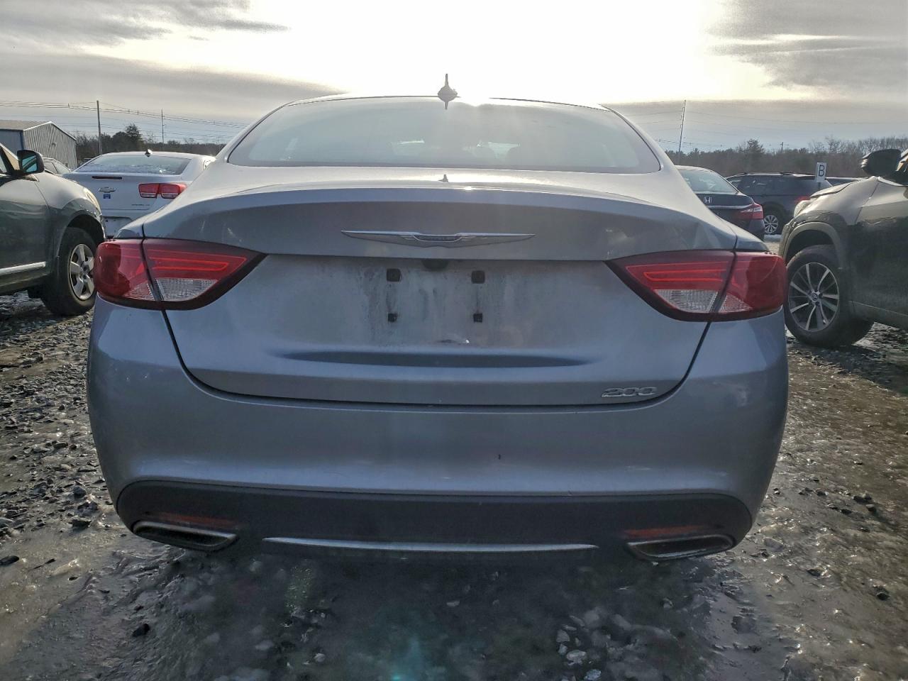 Chrysler 200 Limited Image 9