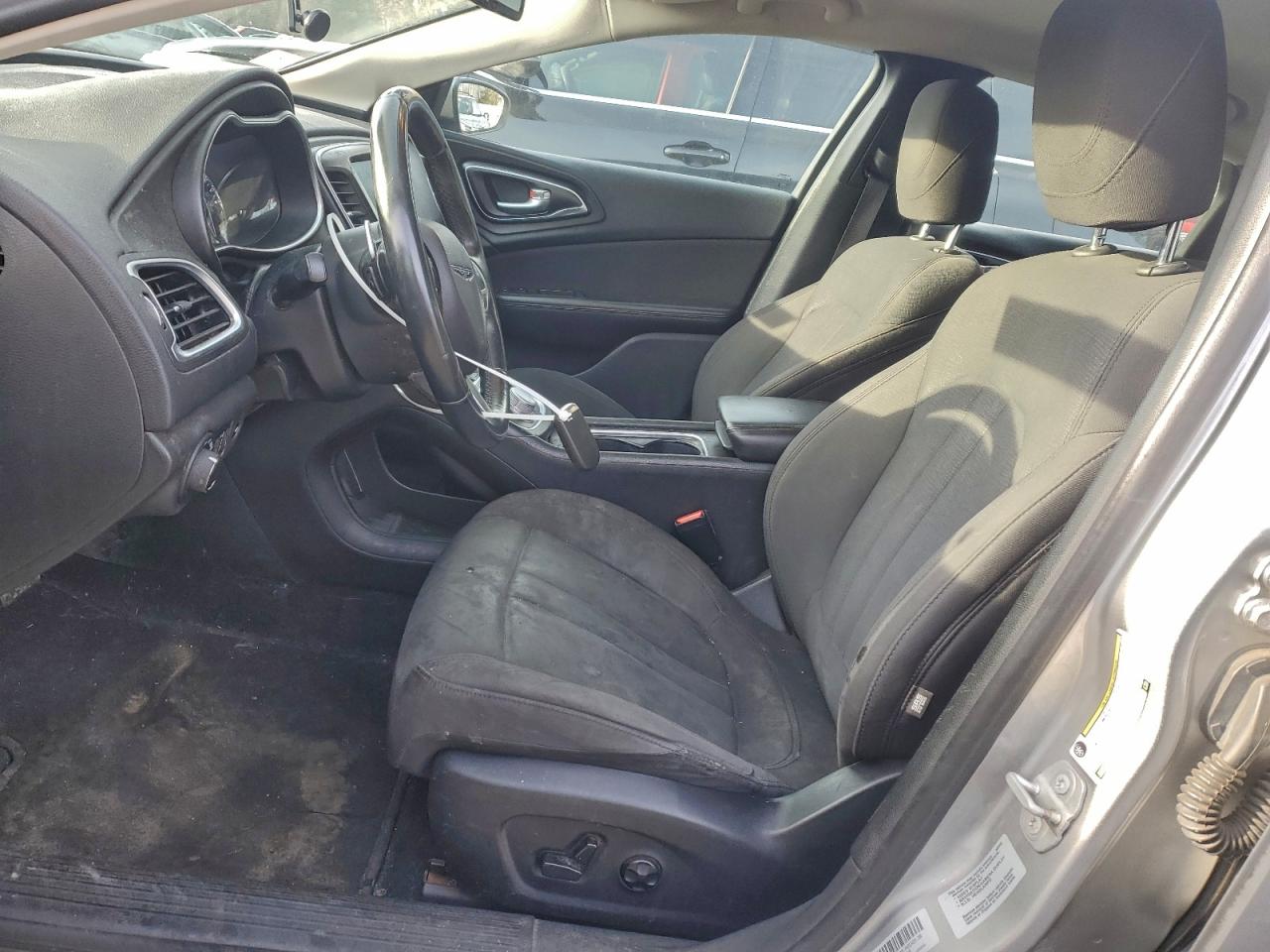 Chrysler 200 Limited Image 11