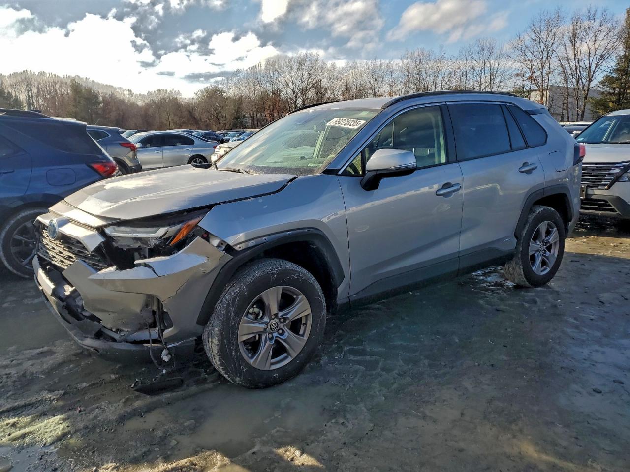 Toyota RAV4 Xle Image 1