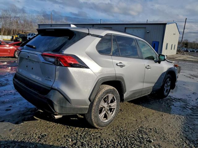 Toyota RAV4 Xle Image 3