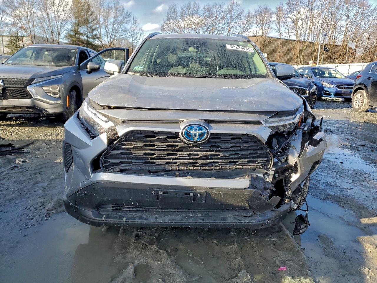 Toyota RAV4 Xle Image 6