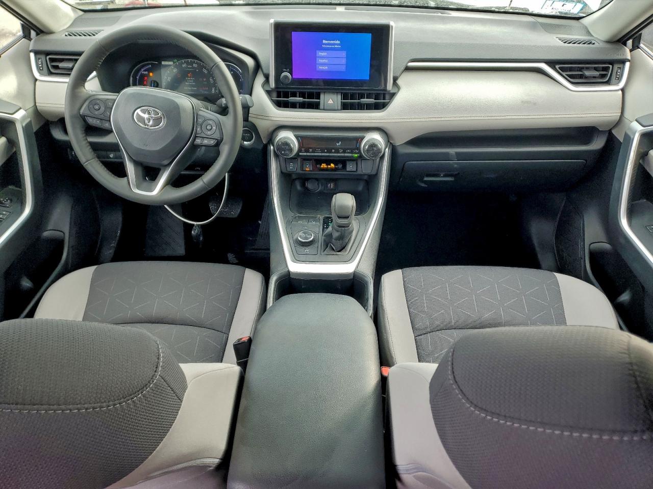 Toyota RAV4 Xle Image 12