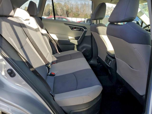 Toyota RAV4 Xle Image 13