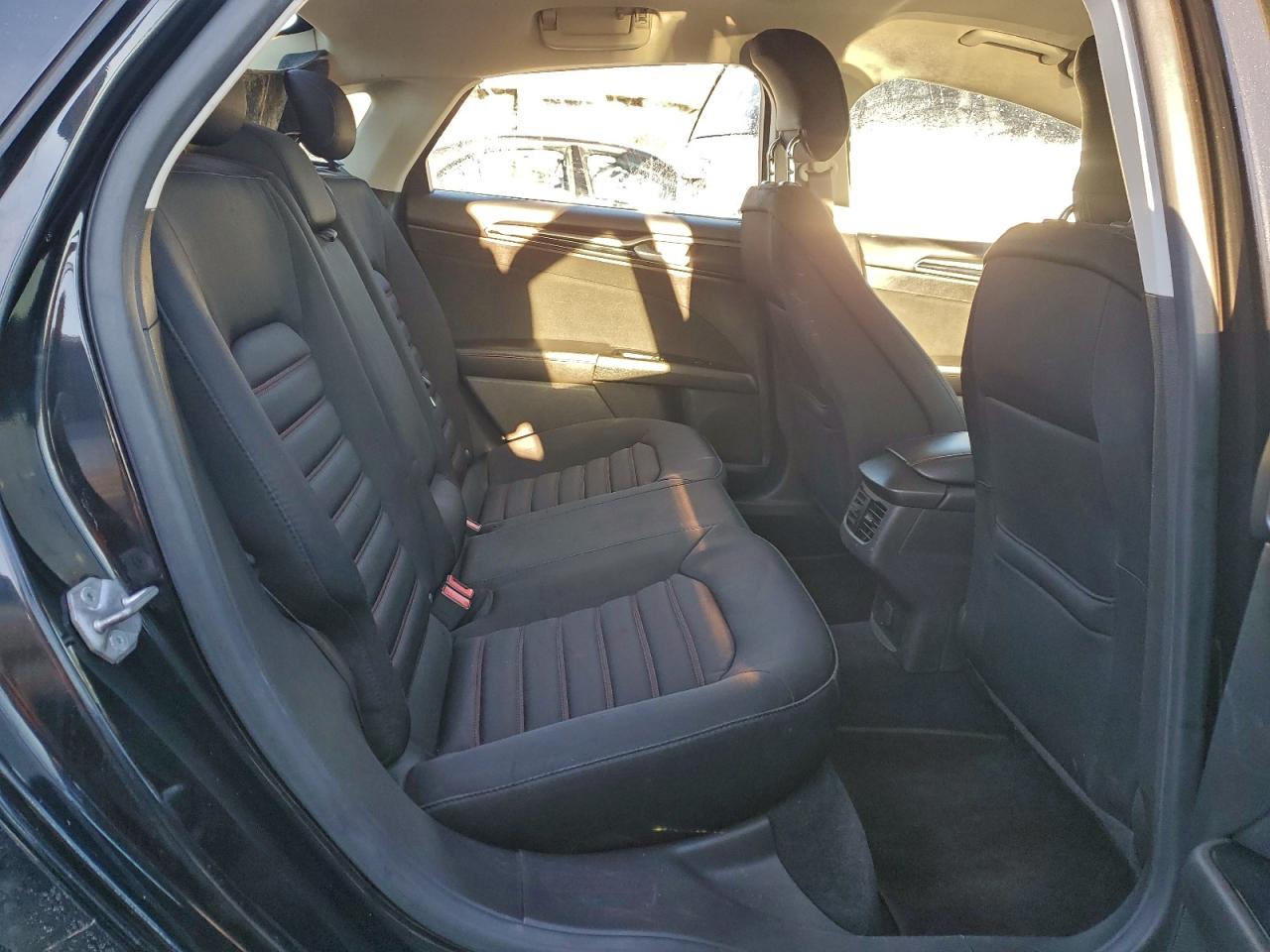 Ford Fusion Se Image 13